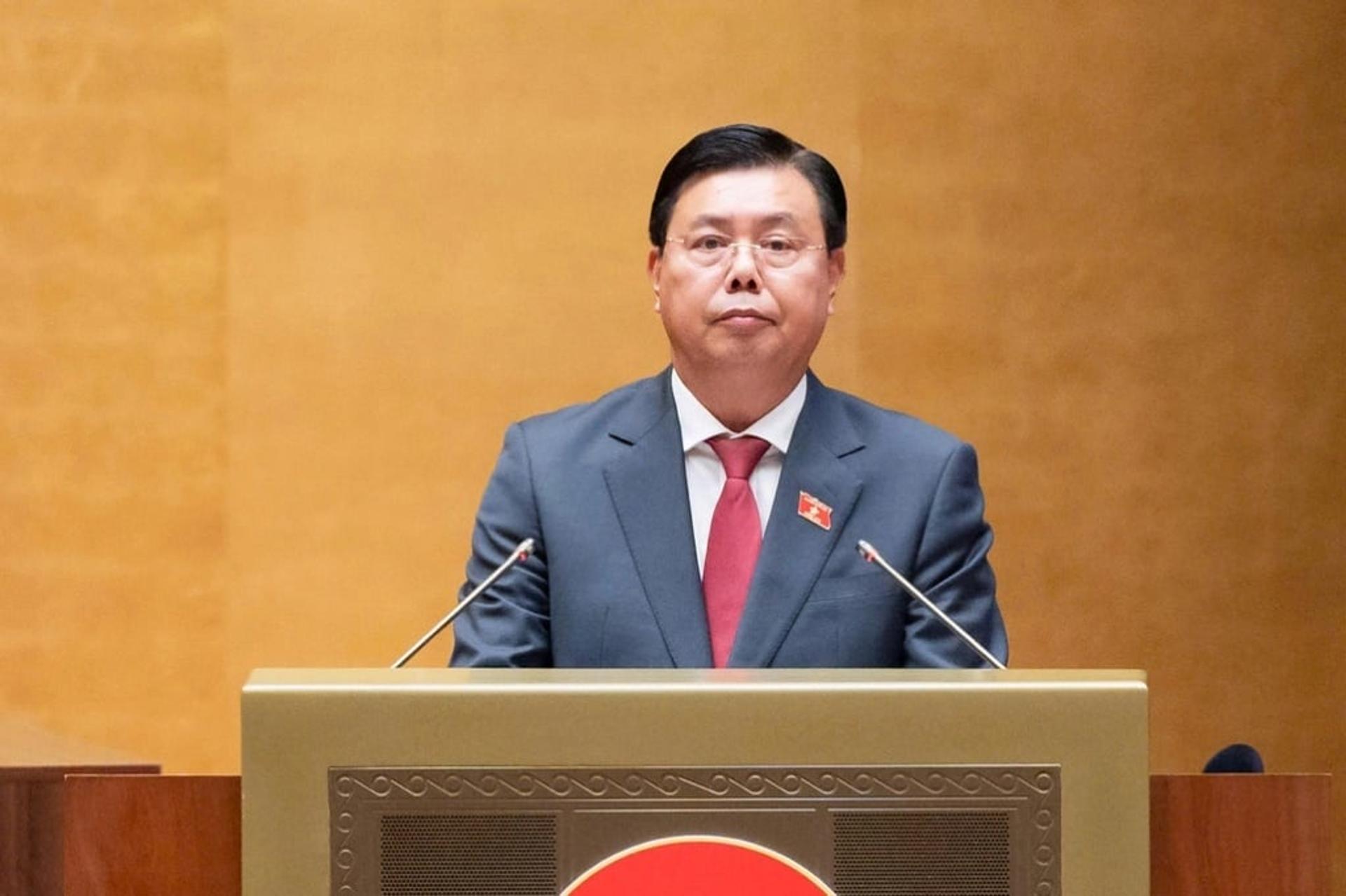 Bộ trưởng Nội vụ Nguyễn Tiến Hải trình bày báo cáo tiếp thu, giải trình ý kiến về hai đề án